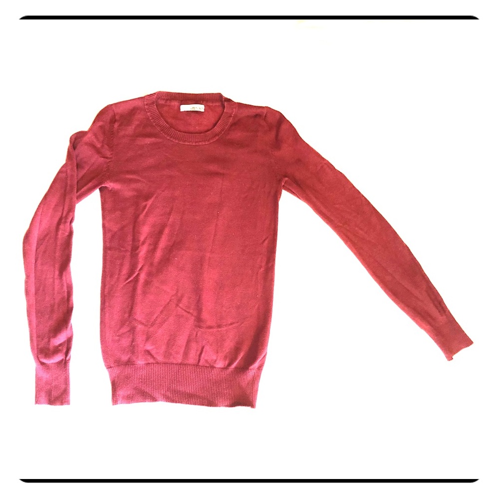 Maroon sweater